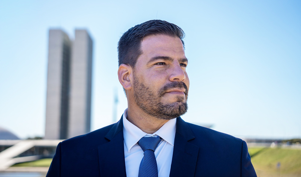 Capitão Contar com o Congresso Nacional ao fundo